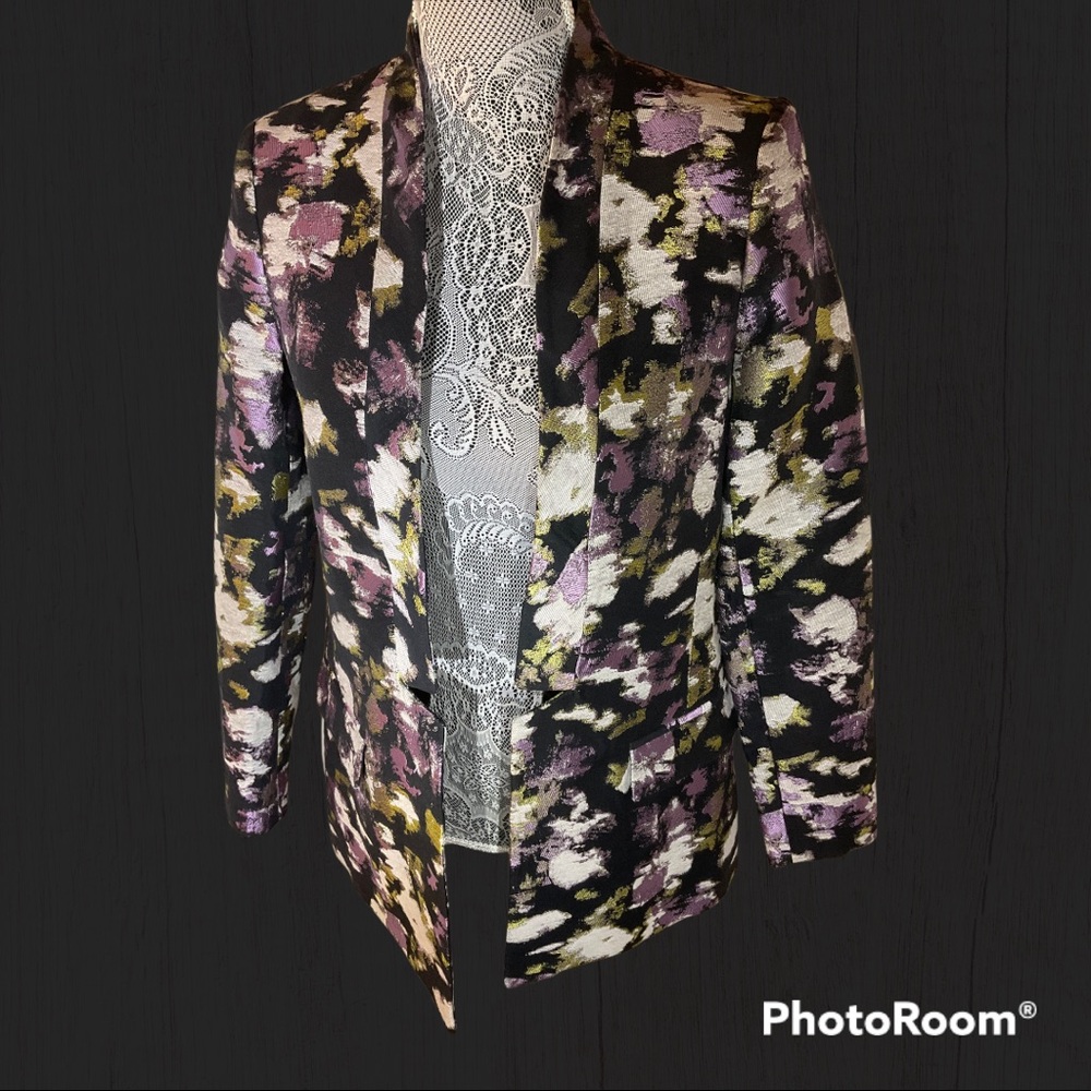 Gorgeous Floral Jacquard Spring Time Blazer
